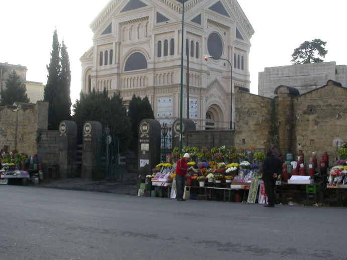 Cimitero di Poggioreale entrata S. Maria del Pianto